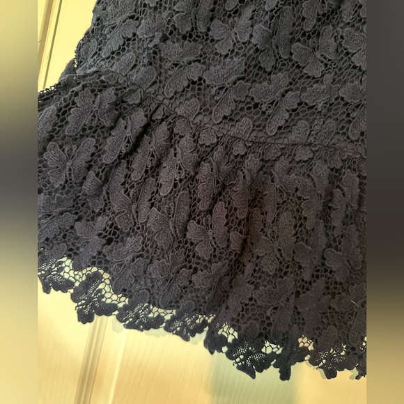 Lilly Pulitzer Aubree Peplum Top In True Navy Papillion Lace - Picture 9 of 12